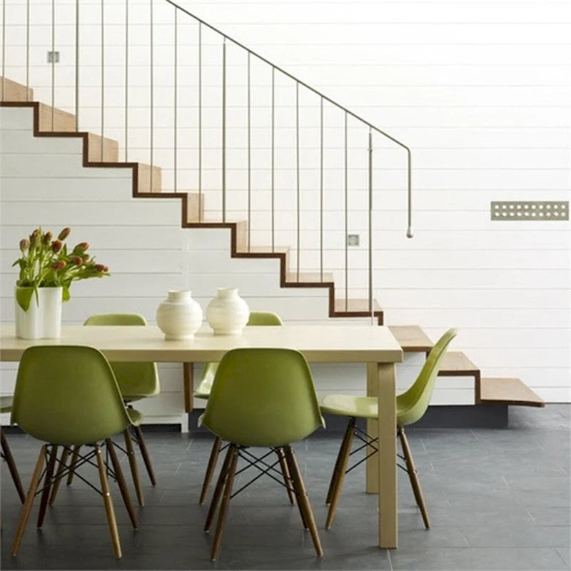 Set di 2 sedie Eiffel di design in plastica con gambe in legno massello, stile retrò, sedia da pranzo con guscio sagomato, sedia da hotel con tassello per cucina, camera da letto, lavoro